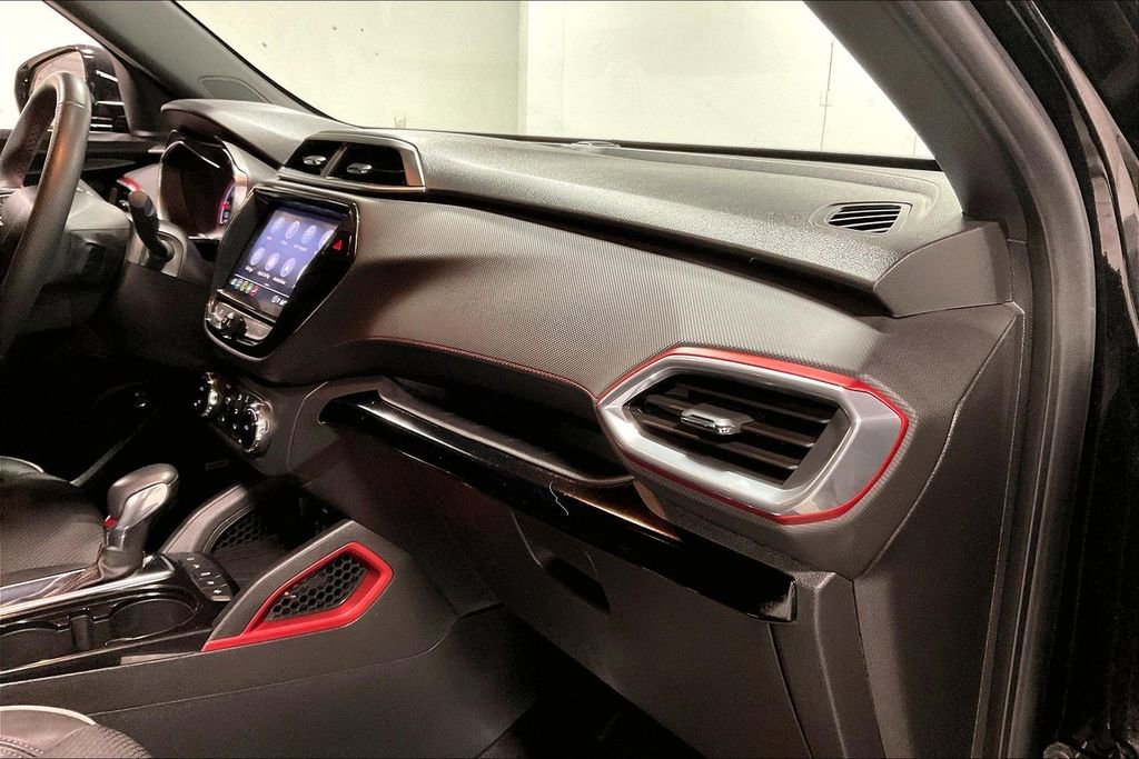 Used 2023 Chevrolet TrailBlazer RS w/ Sun and Liftgate Package image 19