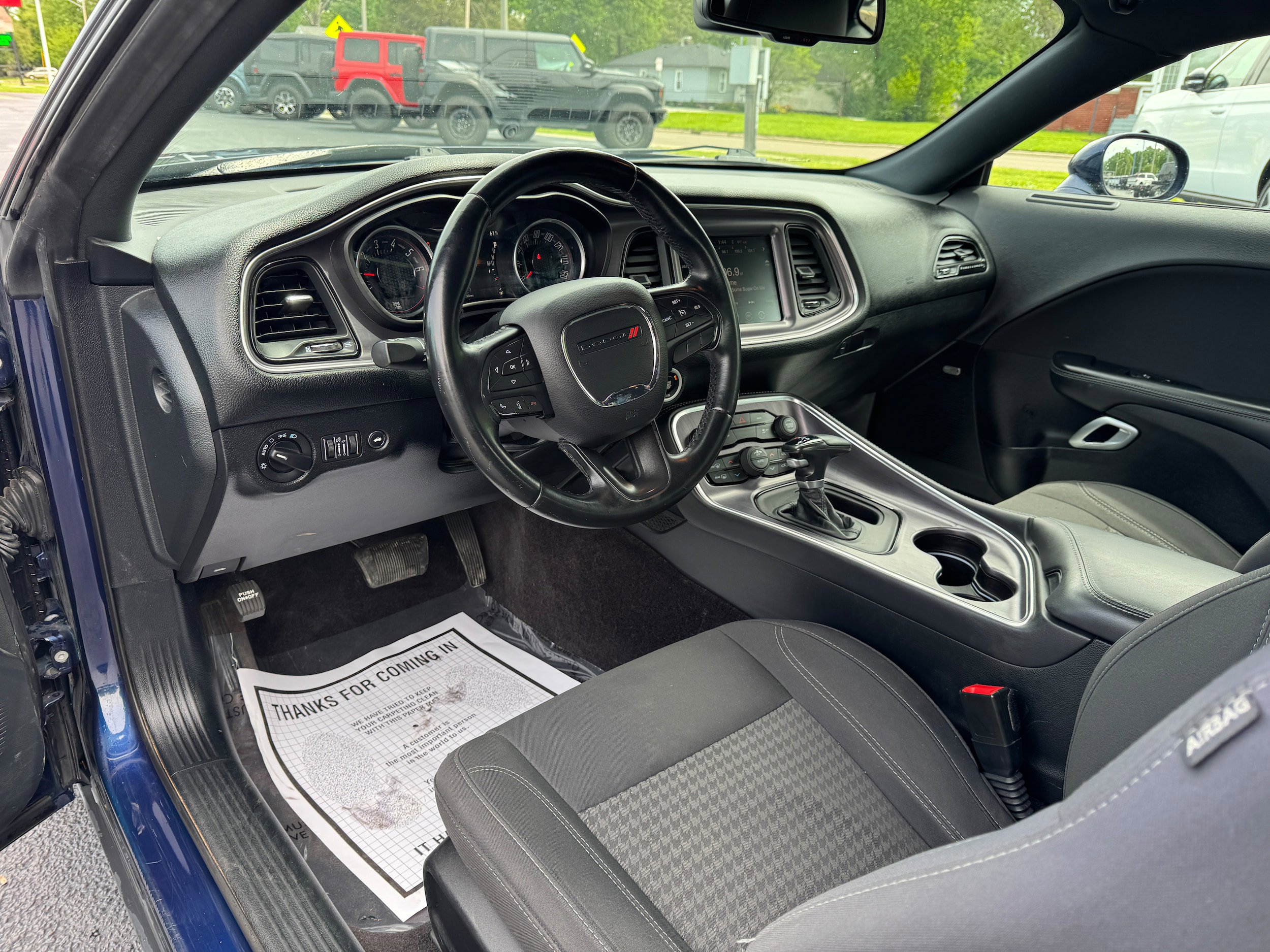 Used 2016 Dodge Challenger SXT w/ Driver Convenience Group RWD image 11