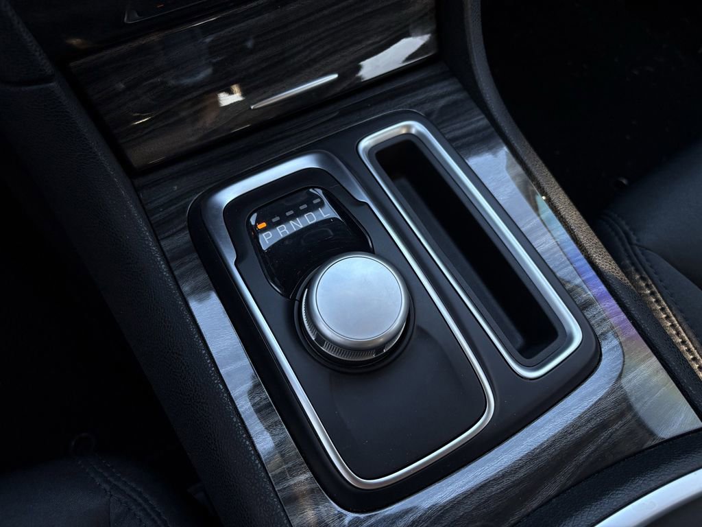 Used 2022 Chrysler 300 Touring image 22