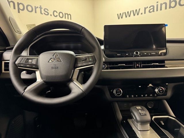 New 2026 Mitsubishi Outlander SE FWD image 9