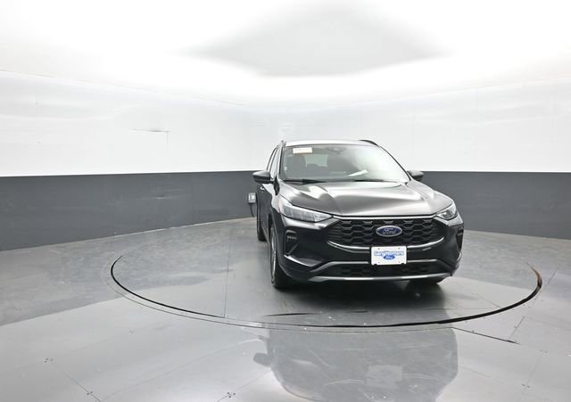 Used 2023 Ford Escape ST-Line AWD/4WD image 2