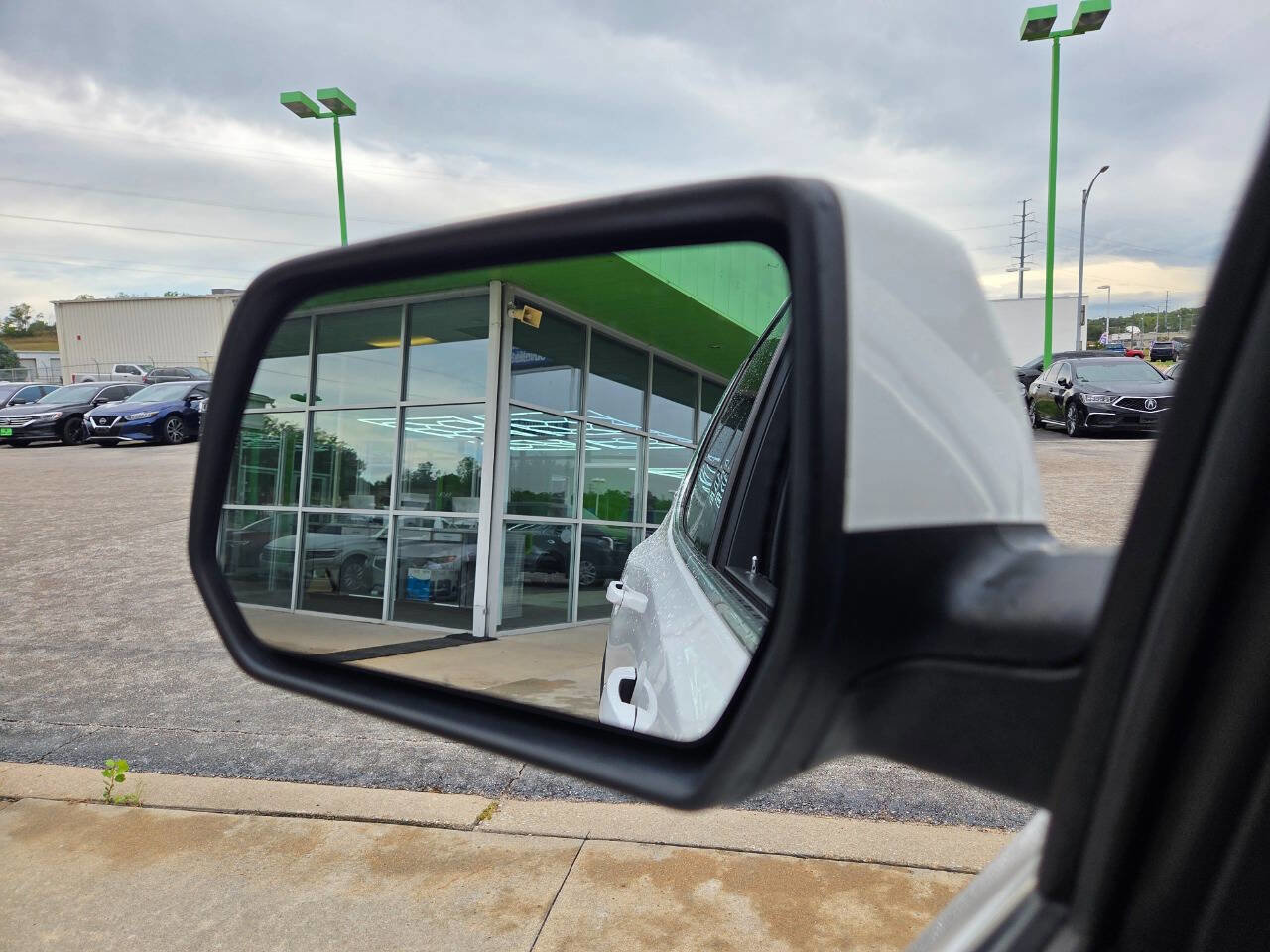 Used 2018 GMC Acadia SLE w/ LPO, Floor Liner Package image 20