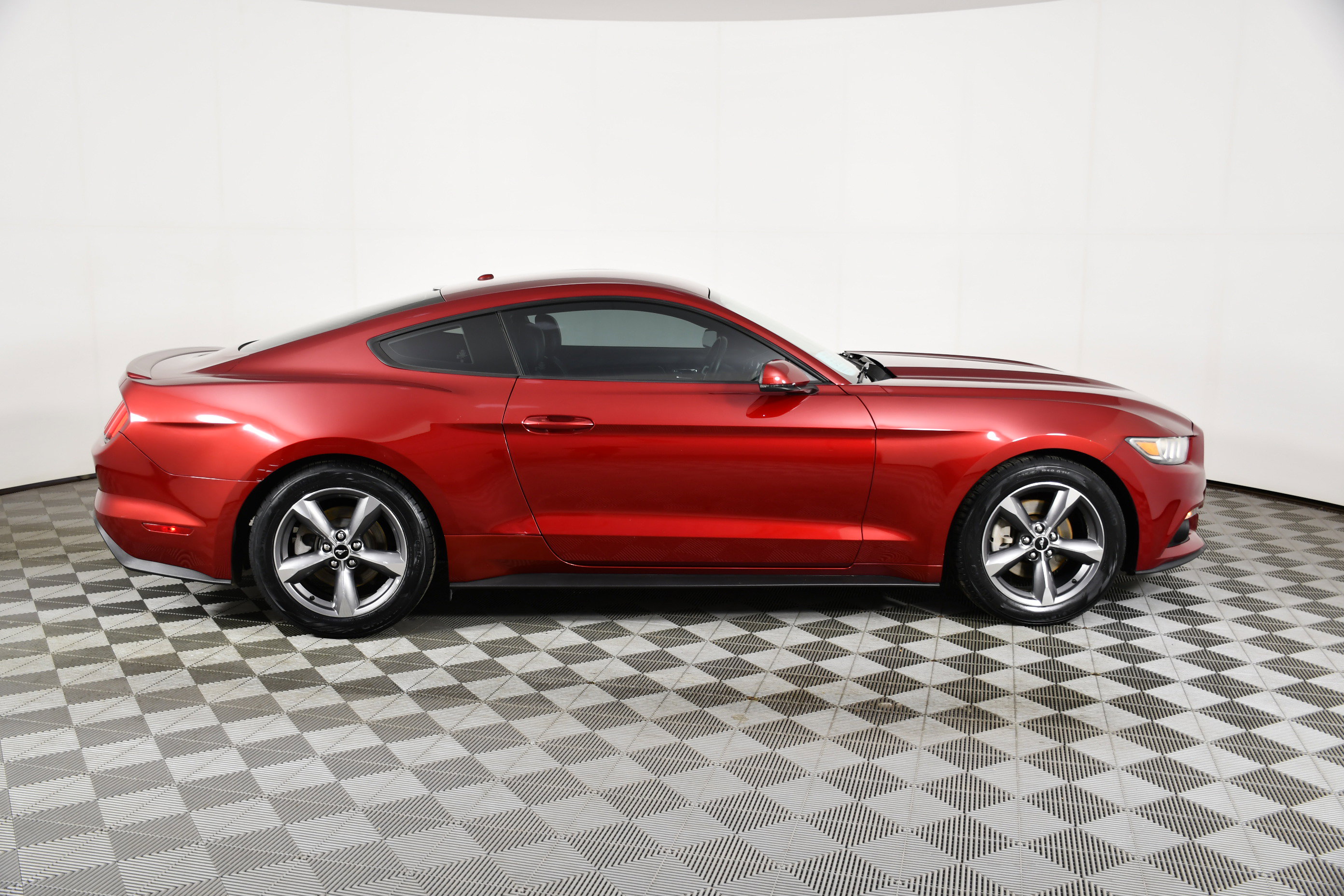 Used 2016 Ford Mustang Premium w/ Equipment Group 201A image 5
