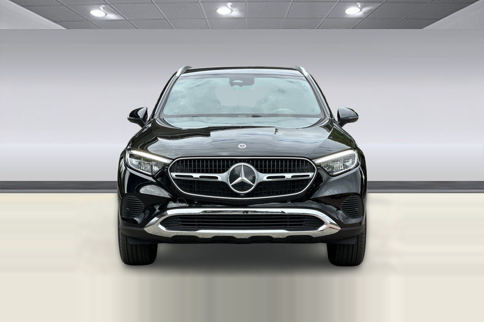 Used 2025 Mercedes-Benz GLC 350e 4MATIC image 6