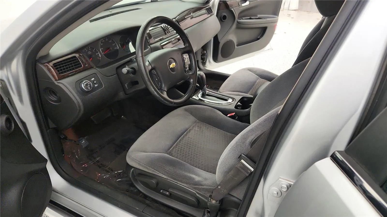 Used 2012 Chevrolet Impala LT w/ LT Sunroof Package image 21