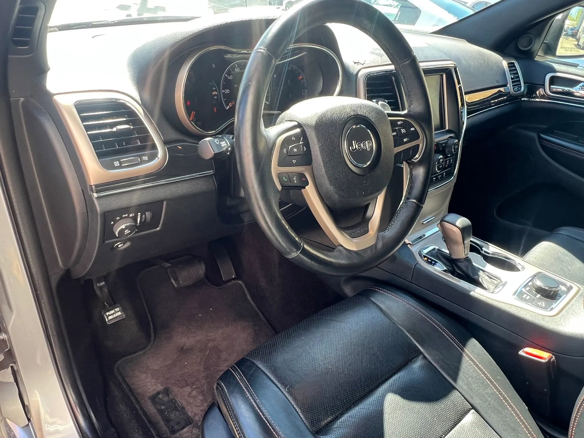 Used 2016 Jeep Grand Cherokee Limited 75th Anniversary AWD/4WD image 15