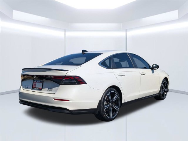 Used 2024 Honda Accord Sport image 3