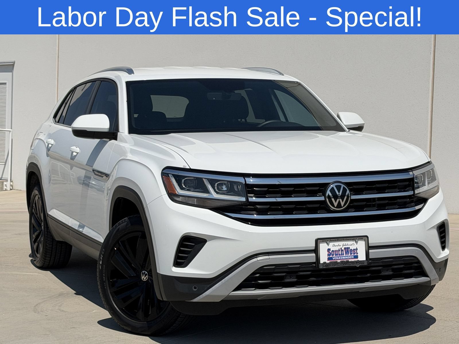Used 2023 Volkswagen Atlas Cross Sport SE w/ Black Wheel Package FWD image 1