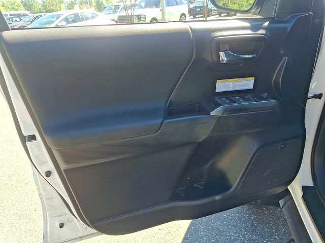Used 2020 Toyota Tacoma TRD Off-Road w/ TRD Premium Off Road Package AWD/4WD image 15