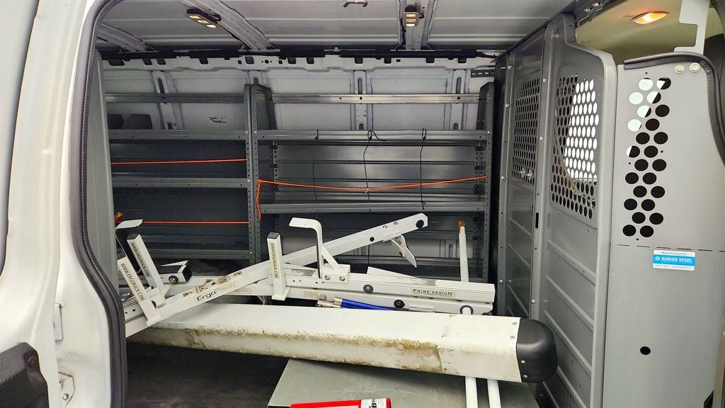 Used 2015 GMC Savana 2500 RWD image 22