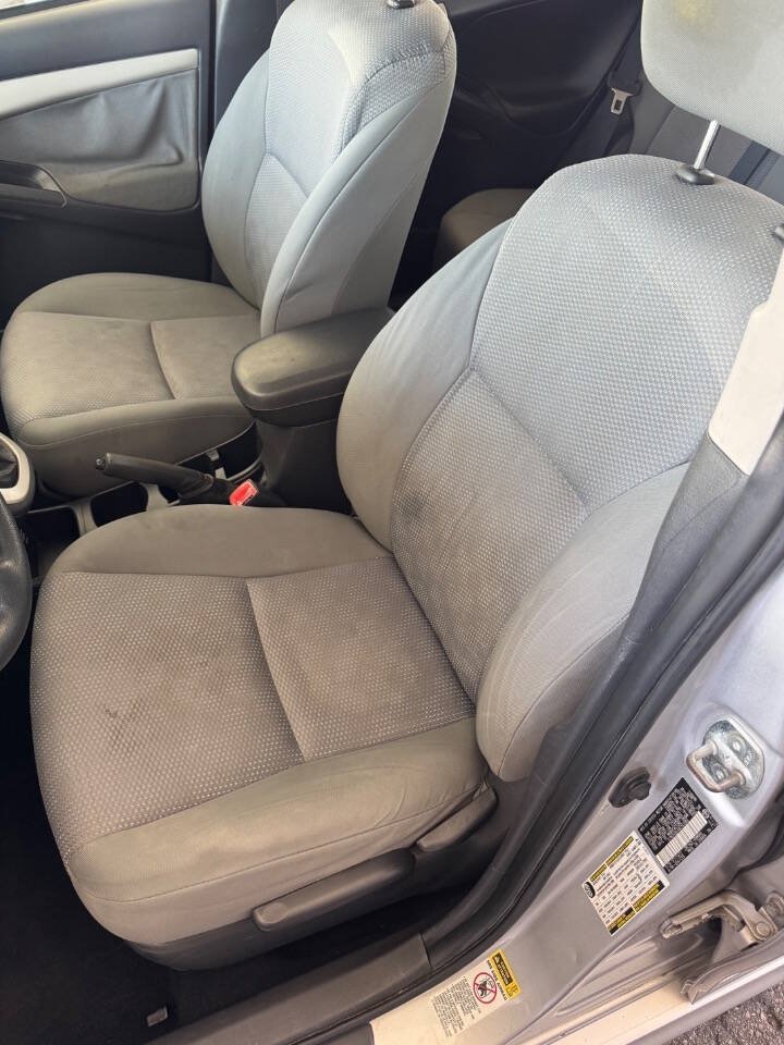Used 2009 Toyota Matrix FWD image 12