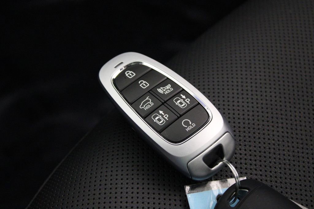 Certified 2024 Hyundai Tucson Limited FWD image 31