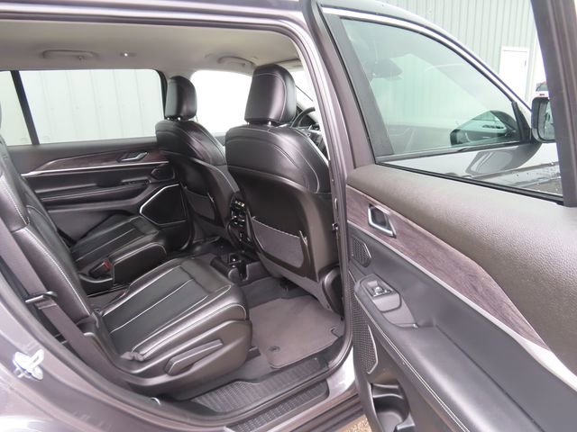 Used 2023 Jeep Grand Cherokee L Limited AWD/4WD image 28