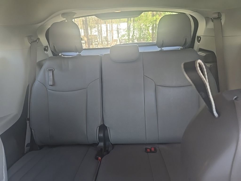 Used 2023 Toyota Sienna XLE image 5