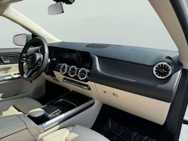 Used 2023 Mercedes-Benz GLA 250 w/ Premium Package image 48
