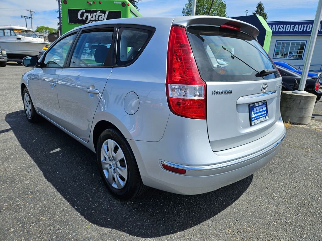 Used 2012 Hyundai Elantra GLS FWD image 3