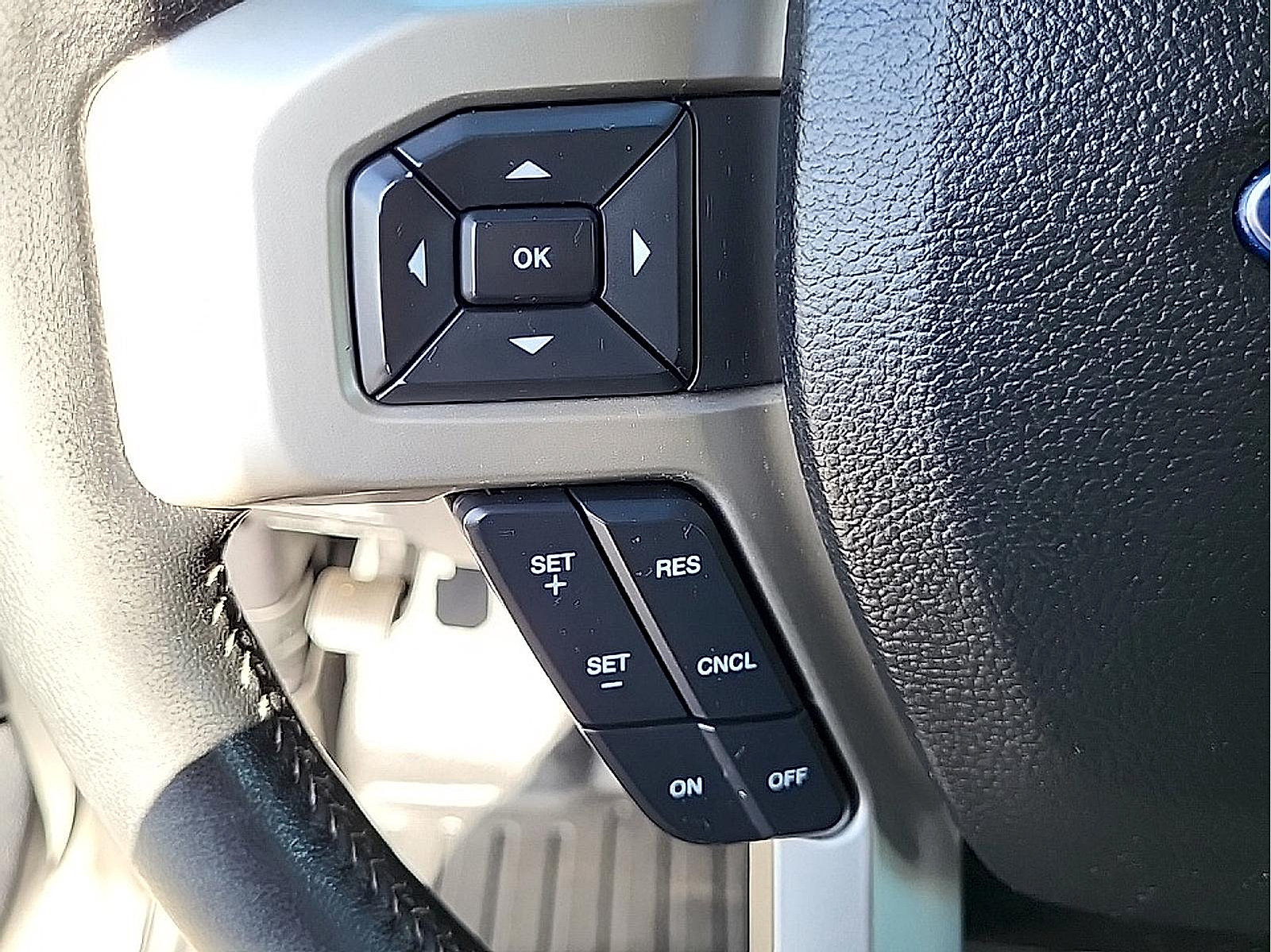 Used 2017 Ford F250 Lariat w/ Lariat Ultimate Package AWD/4WD image 18