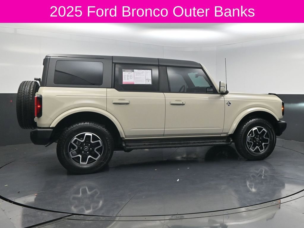 Used 2025 Ford Bronco Outer Banks image 4