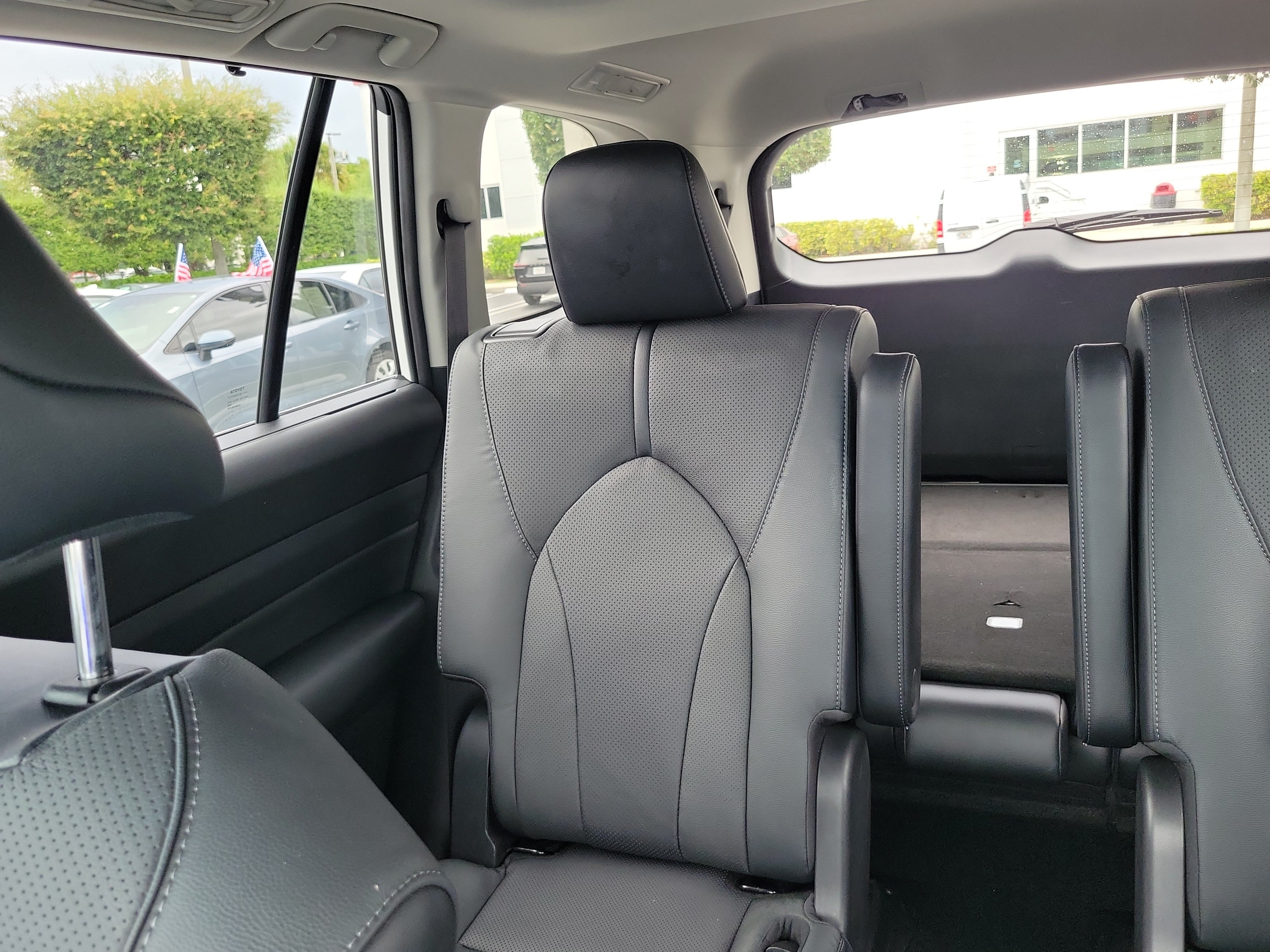 Used 2025 Toyota Grand Highlander FWD image 20