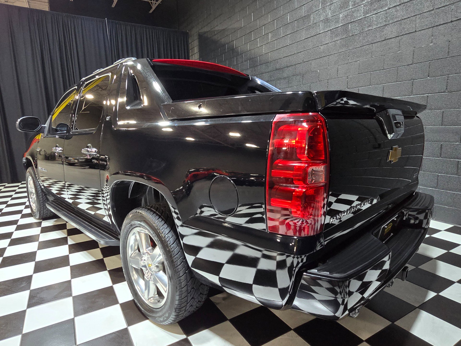 Used 2012 Chevrolet Avalanche LT w/ All-Star Edition image 31