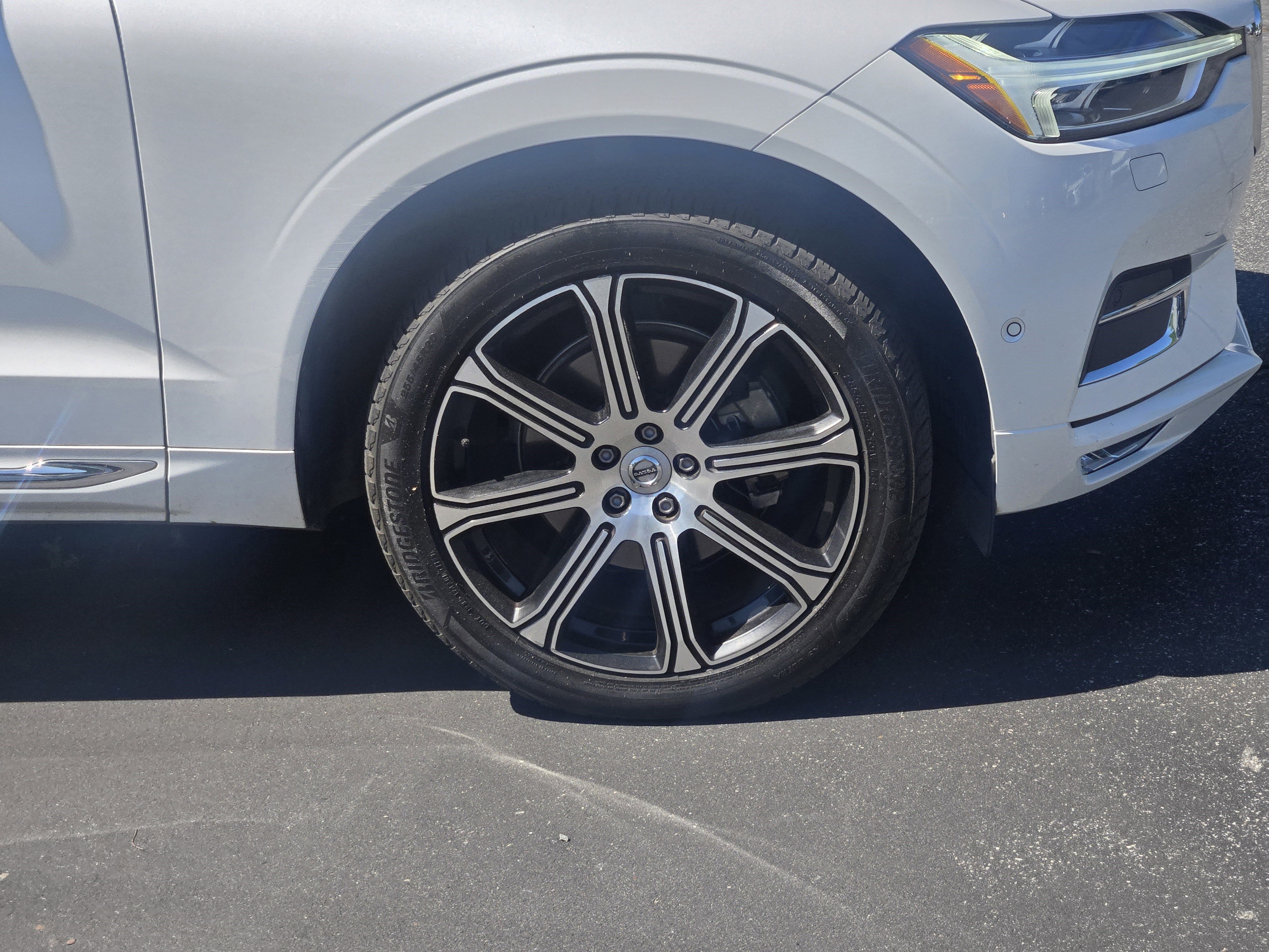 Used 2019 Volvo XC60 T5 Inscription image 11