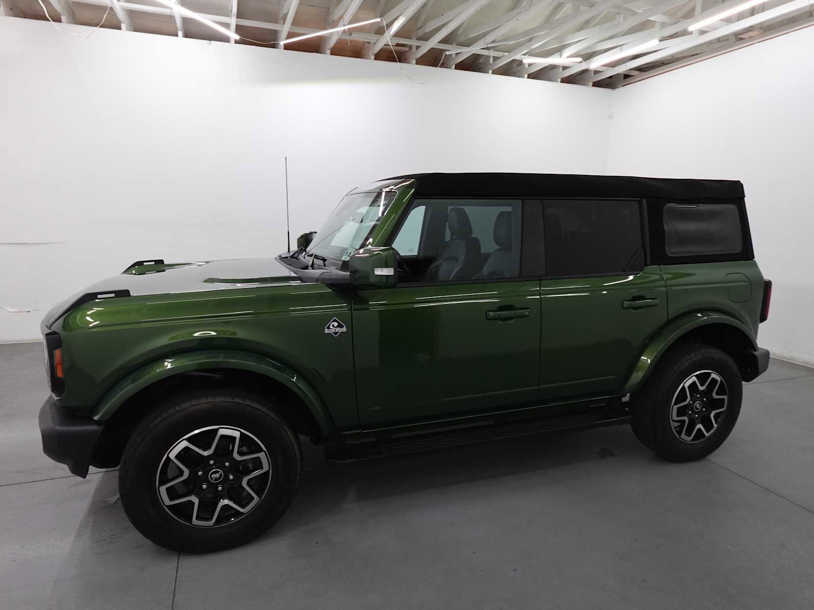 Used 2023 Ford Bronco Outer Banks image 8