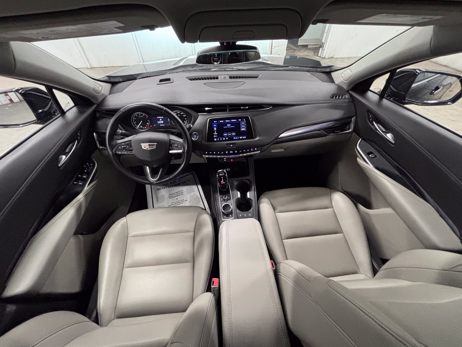 Used 2023 Cadillac XT4 Luxury FWD image 12