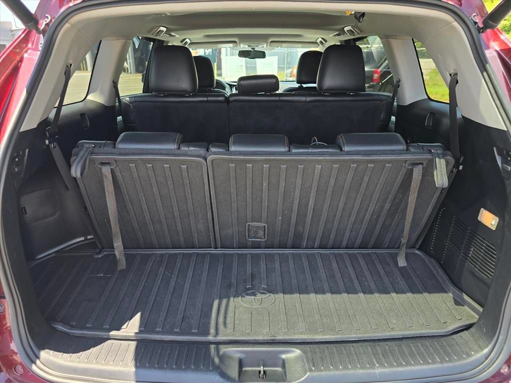 Used 2016 Toyota Highlander XLE AWD/4WD image 25