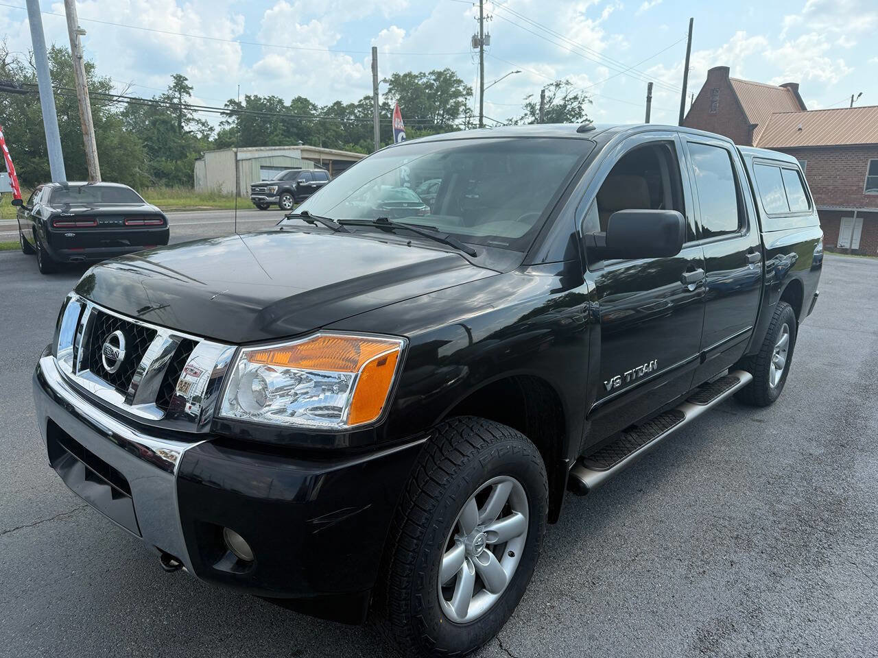 Used 2014 Nissan Titan SV w/ SV Value Truck Package image 8