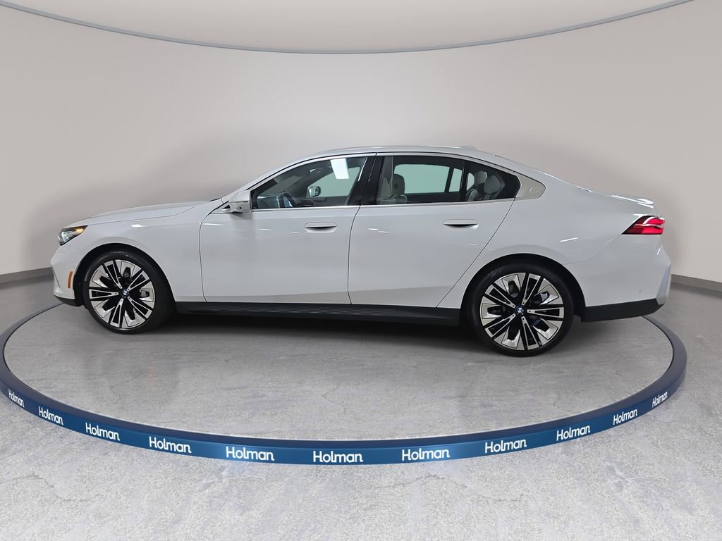 Used 2026 BMW 530i w/ Premium Package image 11