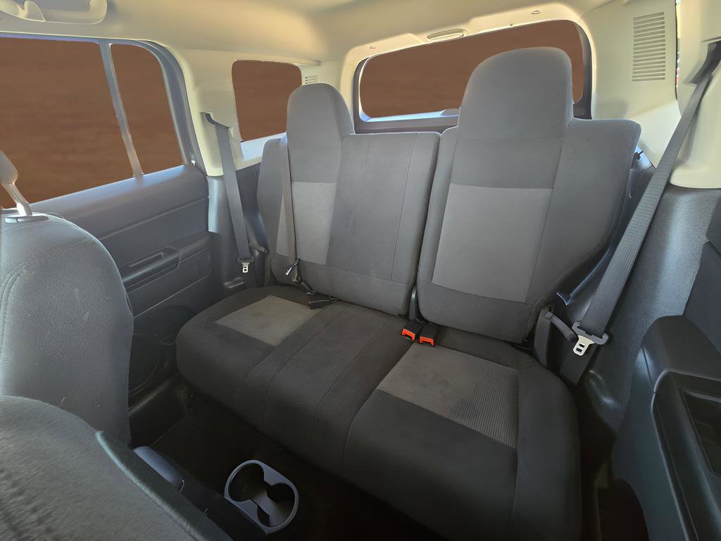 Used 2014 Jeep Patriot Latitude FWD image 17