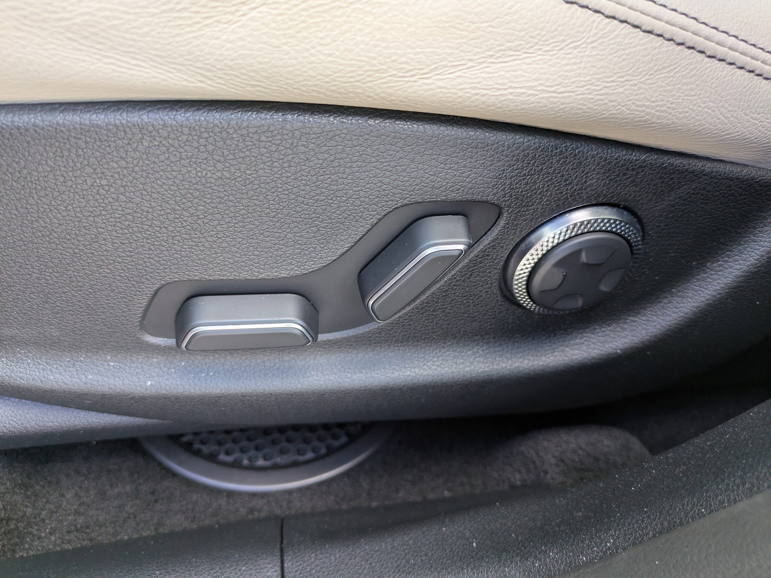 Certified 2023 Genesis GV70 2.5T w/ Advanced Package image 19