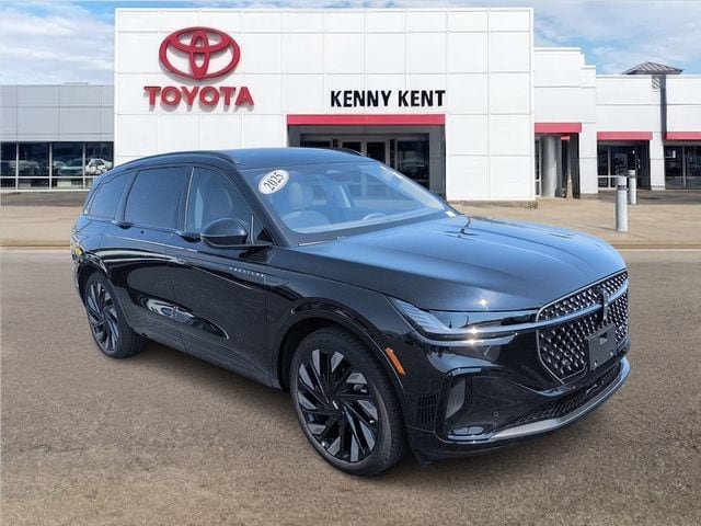 Used 2025 Lincoln Nautilus Reserve