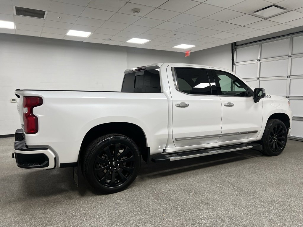 Used 2022 Chevrolet Silverado 1500 High Country image 14