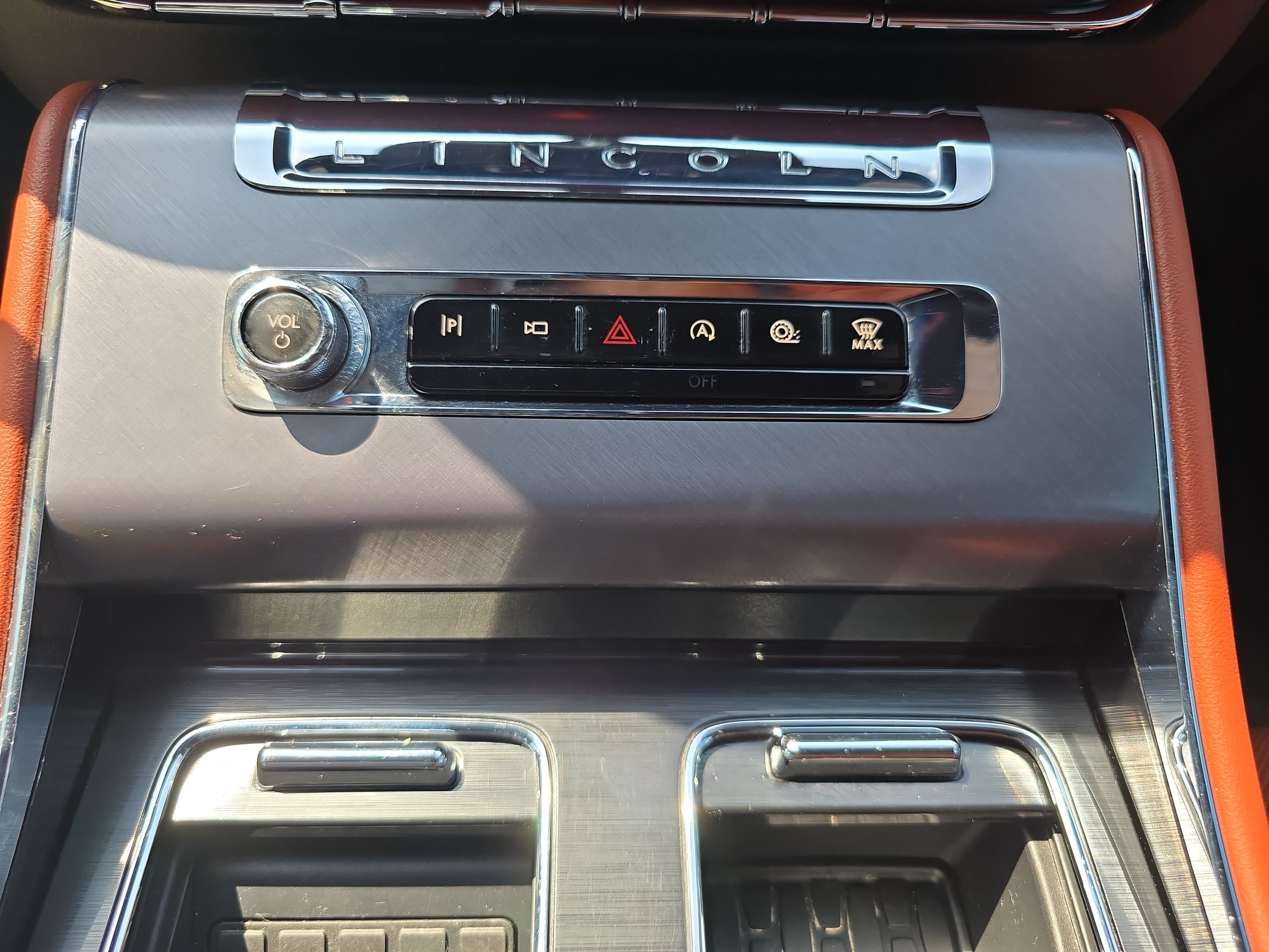 Certified 2025 Lincoln Aviator Reserve w/ Equipment Group 201A AWD/4WD image 23