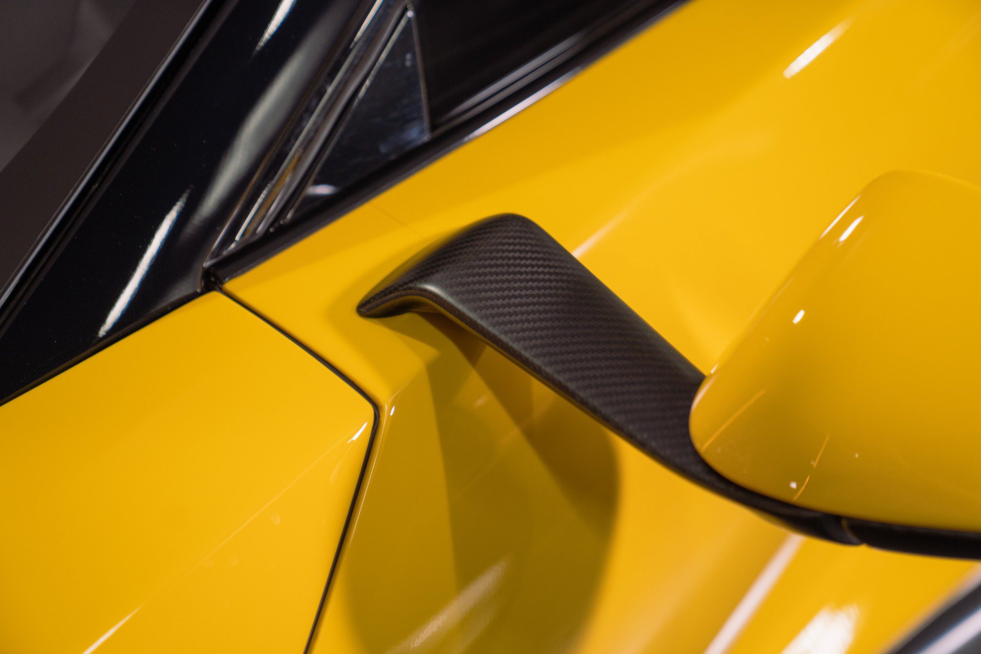 Used 2019 Ford GT RWD image 16