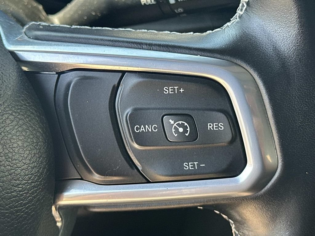 Used 2022 Jeep Gladiator Overland w/ Popular Equipment Package AWD/4WD image 24