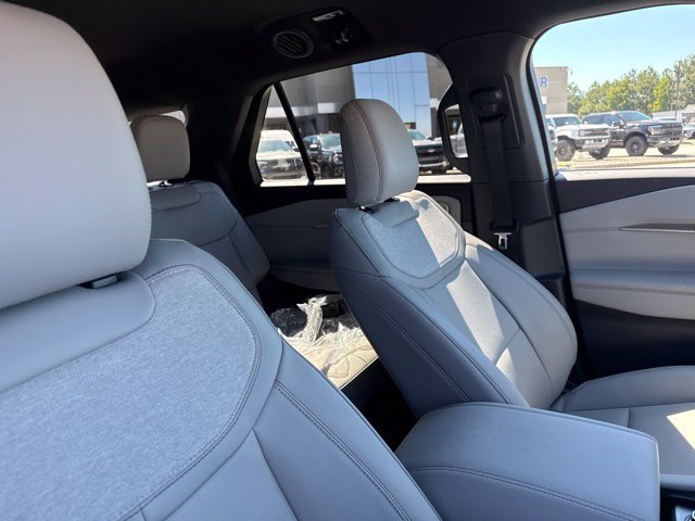 New 2027 Ford Explorer Active w/ Active Comfort Package RWD image 16