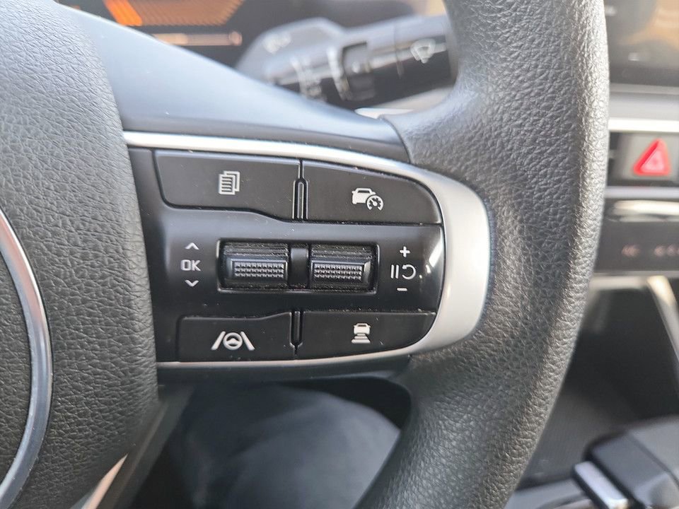 Used 2025 Kia K5 LXS FWD image 15