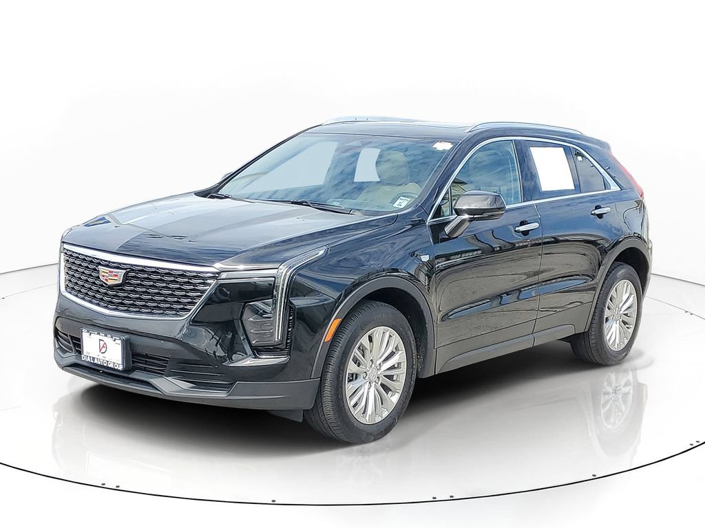 Certified 2024 Cadillac XT4 Luxury w/ Cold Weather Package AWD/4WD image 2