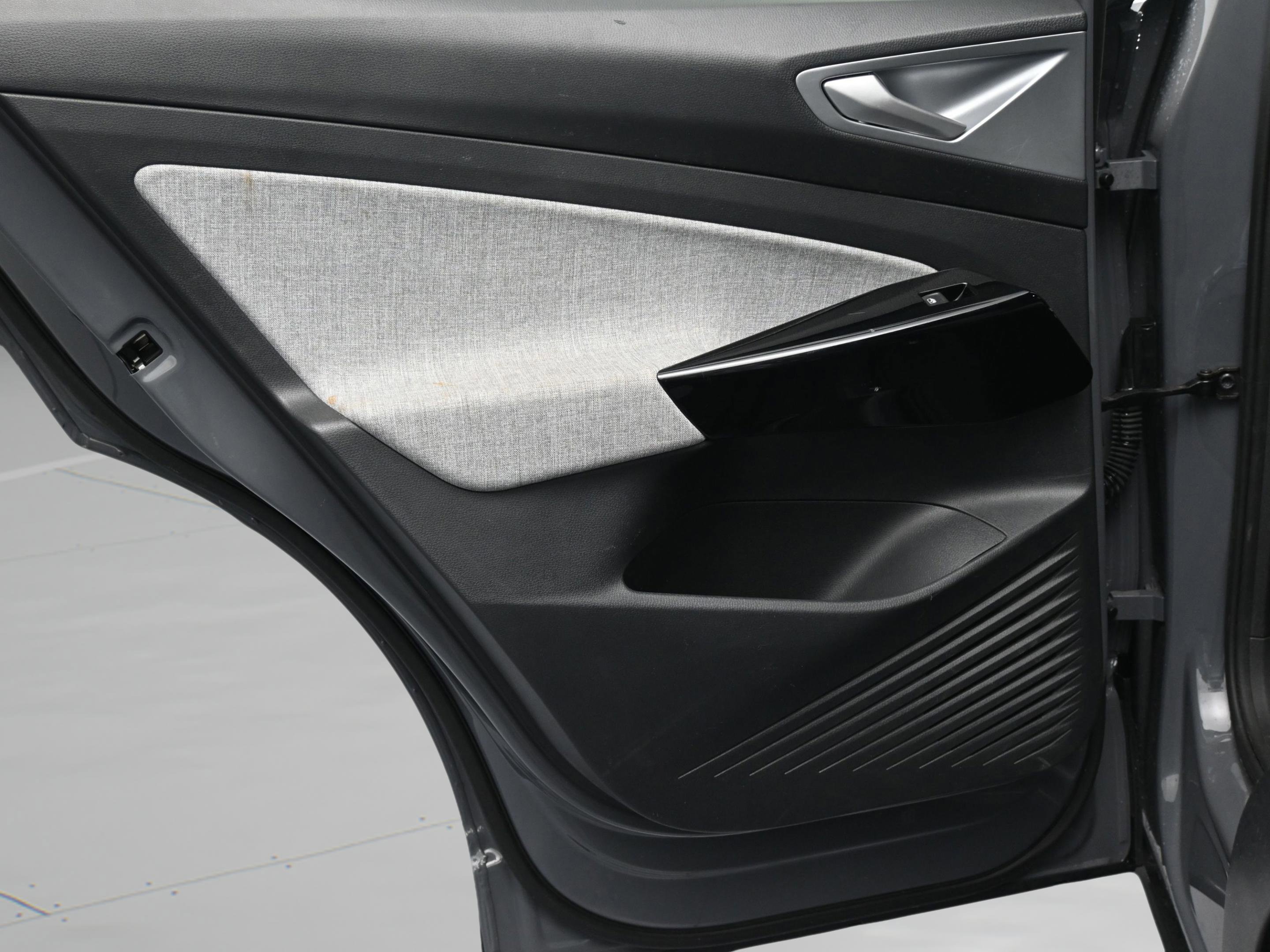 Used 2023 Volkswagen ID.4 Pro RWD image 12