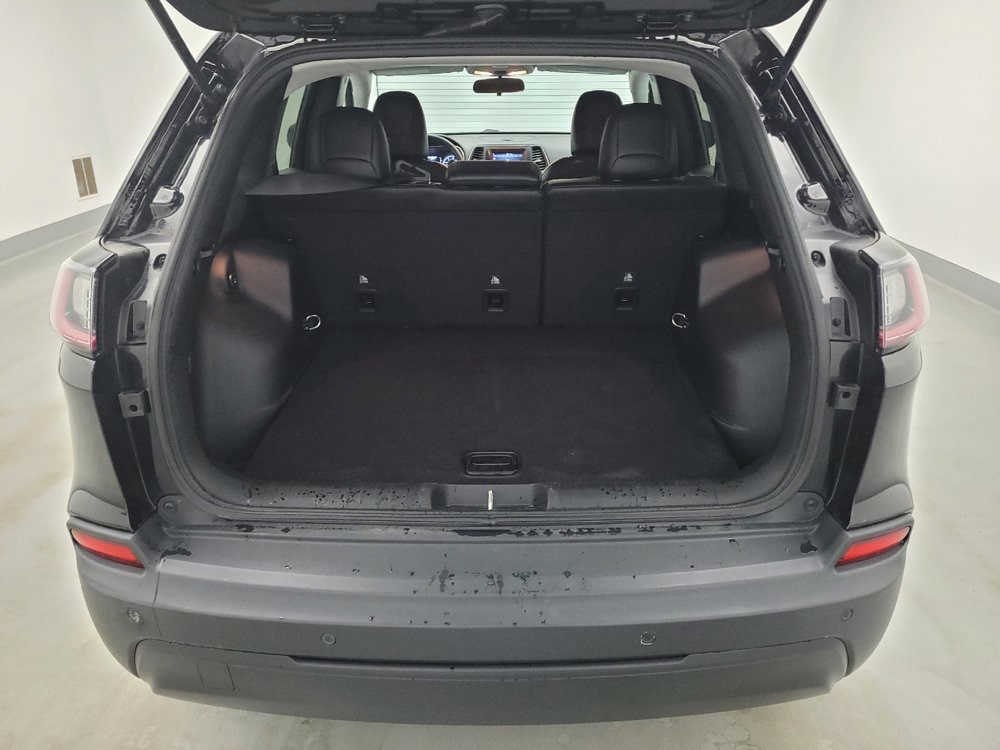 Used 2019 Jeep Cherokee Latitude Plus w/ Cold Weather Group AWD/4WD image 29