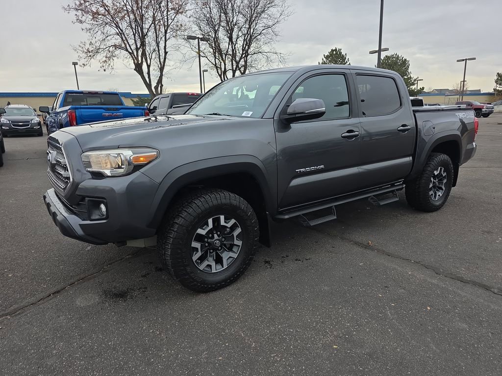 Used 2017 Toyota Tacoma TRD Off-Road image 1