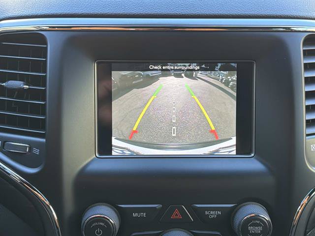 Used 2019 Jeep Grand Cherokee Laredo AWD/4WD image 25