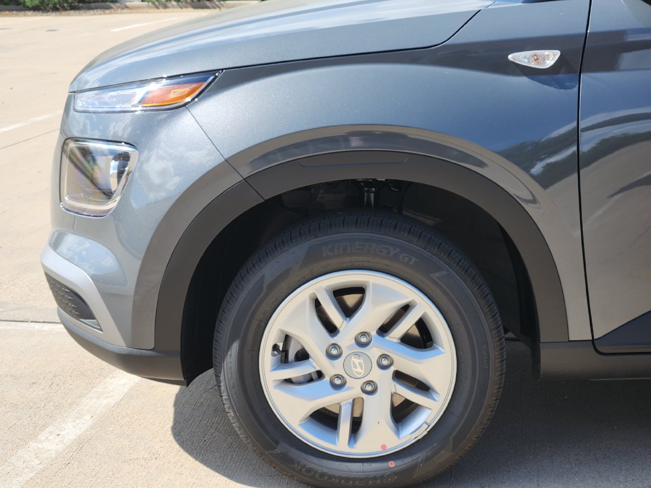 New 2026 Hyundai Venue SE FWD image 5