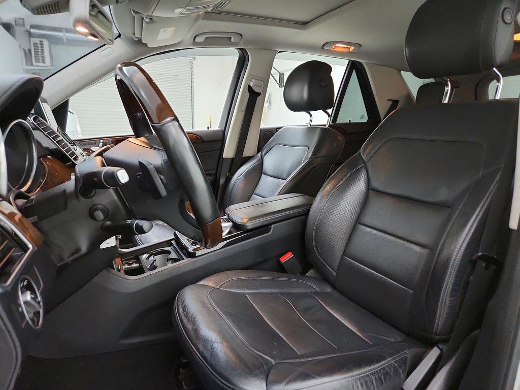 Used 2016 Mercedes-Benz GLE 400 4MATIC w/ Driver Assistance Package image 14