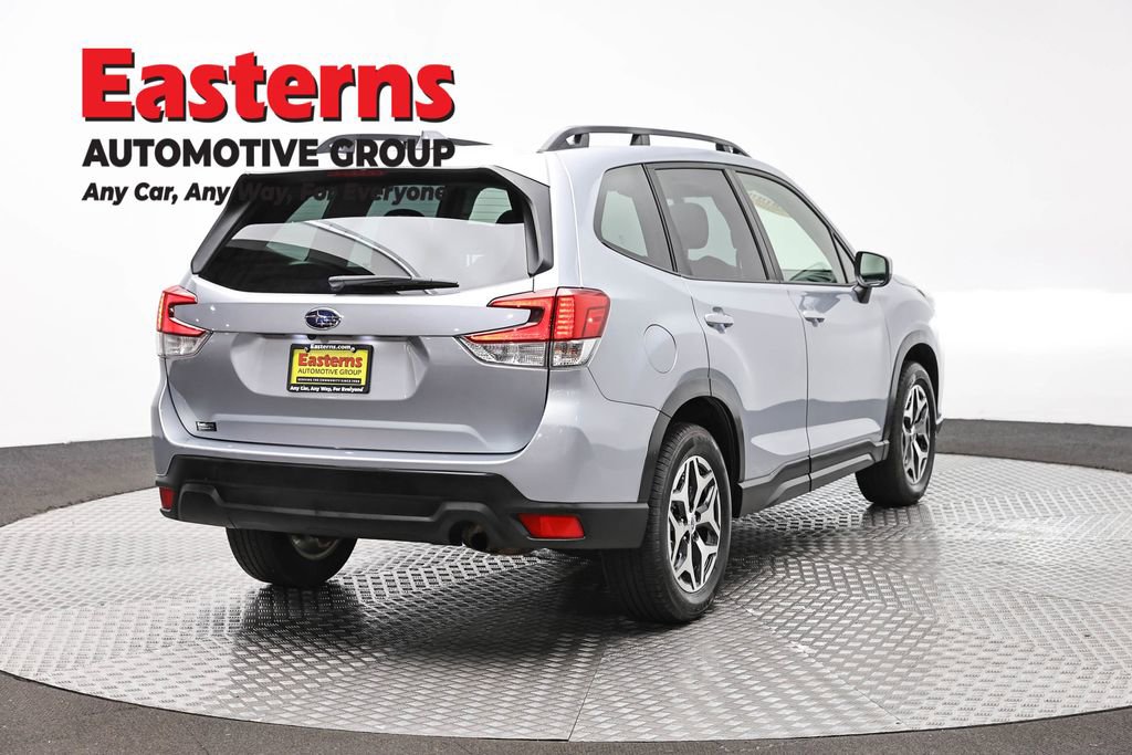 Used 2023 Subaru Forester Premium image 5
