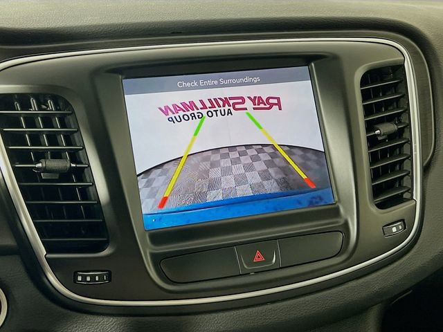 Used 2017 Chrysler 200 Limited Platinum image 18