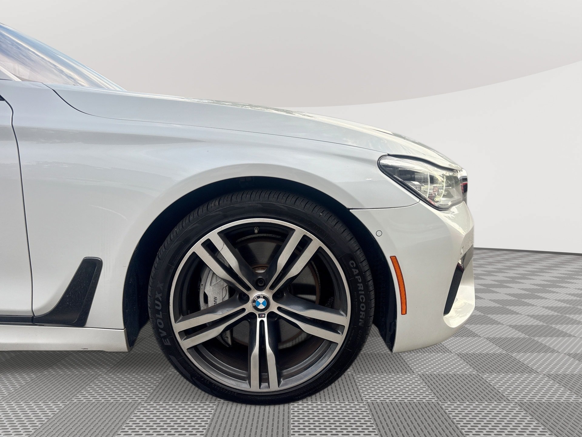 Used 2018 BMW 750i xDrive w/ Executive Package AWD/4WD image 31