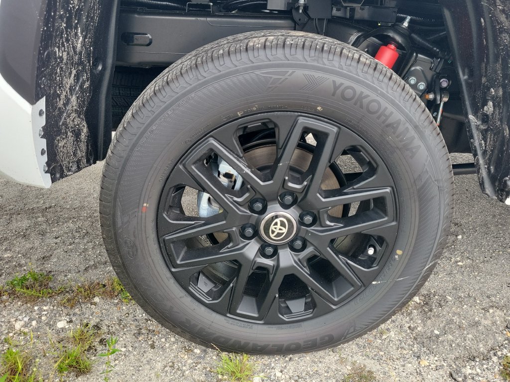 New 2026 Toyota Tundra Limited AWD/4WD image 30